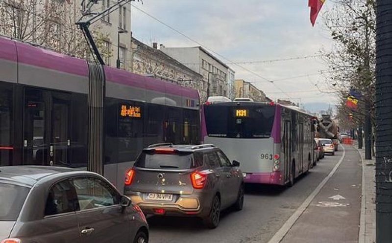 Trafic bară la bară în Cluj-Napoca: ”Evitați Dragalina!”,  ”Evitați Horea!”,  ”Evitați 7 Străzi!”, ”Evitați Clujul!” / ”Până când?”