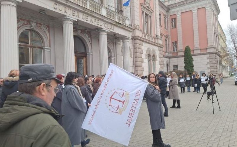Grefierii din Cluj-Napoca, din nou în stradă. Formele de PROTEST continuă pe perioadă nedeterminată