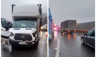 Accident în Cluj. Două mașini s-au făcut PRAF în urma coliziunii