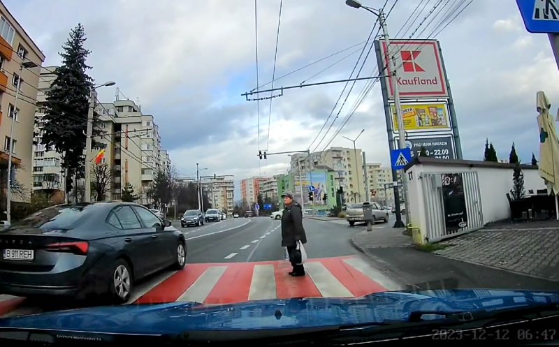 ”Cu ochii larg închiși!” la volan, pe Câmpului, în Mănăștur / "E jale acolo" / "Ăla de pe contrasens a paralizat"
