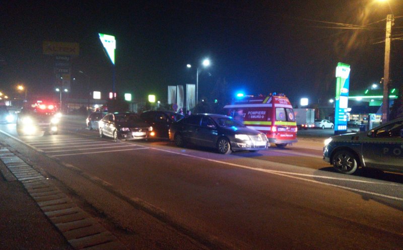 ACCIDENT cu 4 mașini în județul Cluj.  TOATE 4 circulau pe aceeaşi direcţie / O victimă, transportată la spital