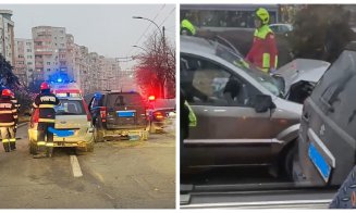 ACCIDENT rutier în Mărăști! Două mașini implicate / Bărbat, transportat la spital