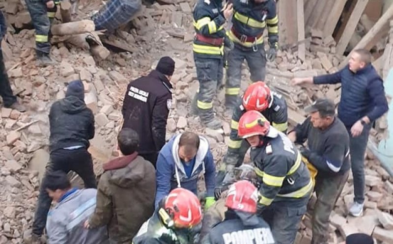 Incident cumplit la Odorheiu Secuiesc: Un internat de liceu s-a prăbuşit, mai multe persoane prinse sub dărâmături / O victimă a decedat