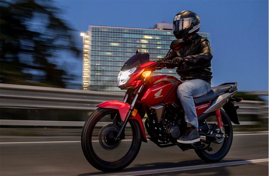 S-a votat! Șoferii cu permis categoria B pot conduce și motociclete