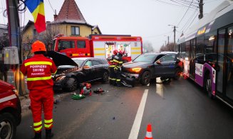 ACCIDENT în Cluj-Napoca. Au intervenit descarcerarea și SMURD-ul