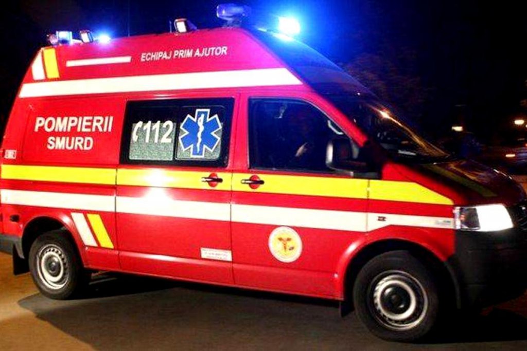 ACCIDENT în Cluj între un camion și două mașini. Tânără, consultată de paramedici