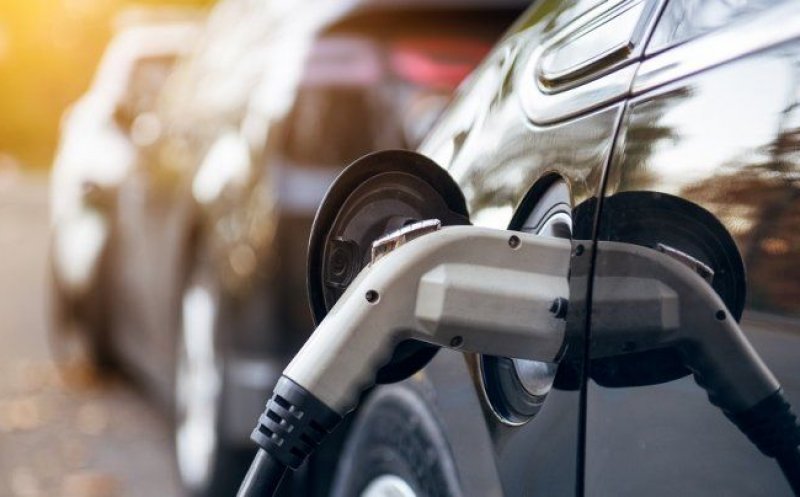 Statul ar putea suporta o parte din leasingul maşinilor electrice. Ministrul Mediului: ”Voi discuta cu producătorii şi importatorii”