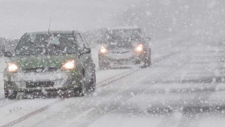 Ninge viscolit în mai multe zone din țară. Clujul, sub cod galben de vânt puternic și ninsori