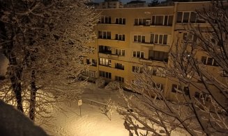 A-nceput de ieri să cadă câte-un fulg, apoi a nins ca-n povești la Cluj