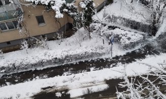 A-nceput de ieri să cadă câte-un fulg, apoi a nins ca-n povești la Cluj-Napoca