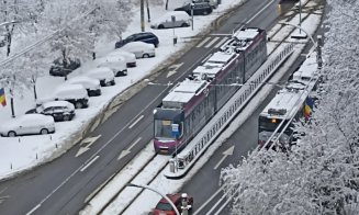 A-nceput de ieri să cadă câte-un fulg, apoi a nins ca-n povești la Cluj-Napoca