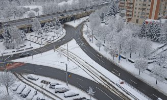 A-nceput de ieri să cadă câte-un fulg, apoi a nins ca-n povești la Cluj-Napoca