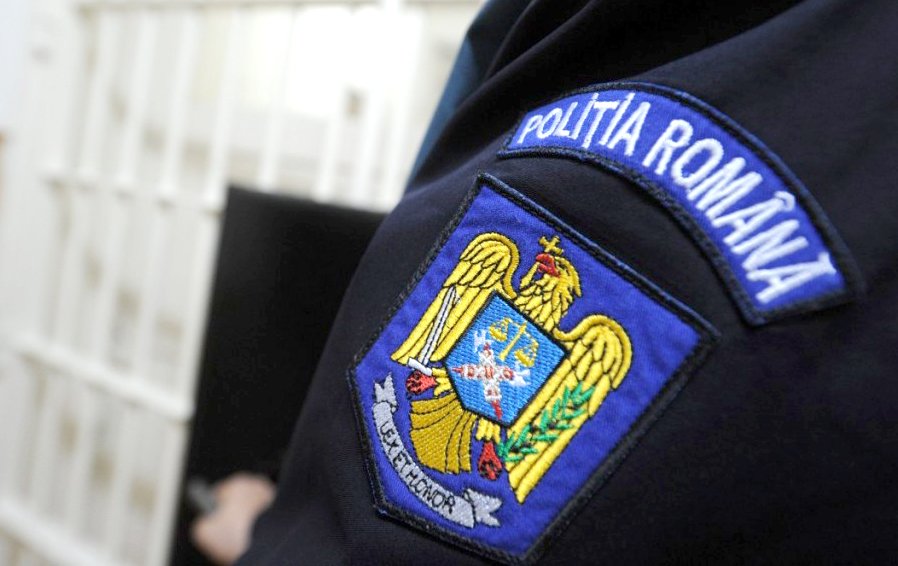 Infractor din Cluj-Napoca, arestat de poliţişti. S-a "calificat" în furat sticle cu alcool, bani din case de marcat, telefoane mobile și tablete