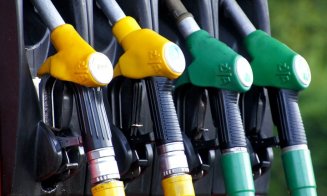 Se scumpesc carburanții începând cu 2024. Cât vei plăti pentru un litru de benzină și motorină