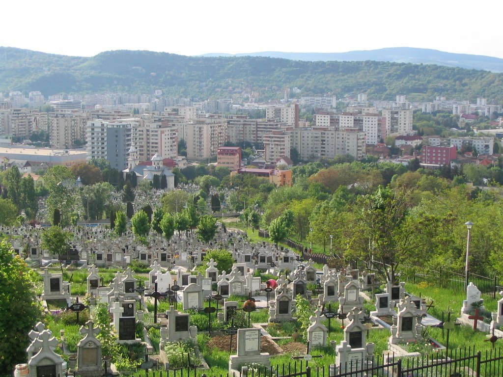 Sute de morminte din Cimitirul Mănăștur TREBUIE strămutate. Decizia Judecătoriei Cluj-Napoca, după 12 ani de procese