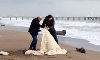 8 cadavre aduse de valuri la mal, pe plajele din Antalya / Anchetă în Turcia după descoperirile macabre