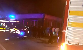 ACCIDENT în județul Cluj: Și-a făcut mașina praf într-un... gard / Victimă transportată la spital