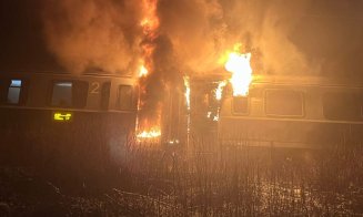 Un tren care trebuia să ajungă la Cluj a luat foc. Traficul feroviar a fost oprit