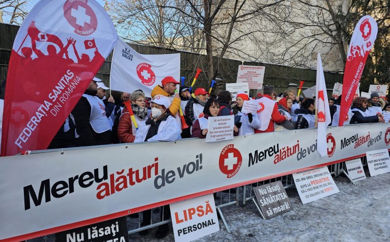 Sindicaliștii din sănătate protestează la Ministerul Muncii. Lider: "Vrem 20% pentru toată lumea"/ Guvernul a acceptat, "în principiu", creșterea