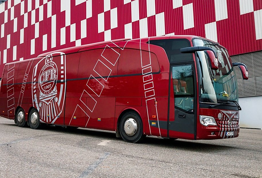 CFR Cluj, pe low-cost şi la transport. 8 ore făcute cu autocarul spre Cluj-Napoca, de la Botoșani