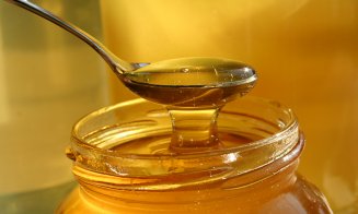 Decizie în UE: Borcanele de miere să fie etichetate clar cu ţara de origine!