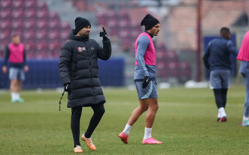 Adrian Mutu, înaintea primei deplasări ca antrenor la CFR Cluj: "Ne așteaptă un meci dificil, dar vrem să câștigăm"