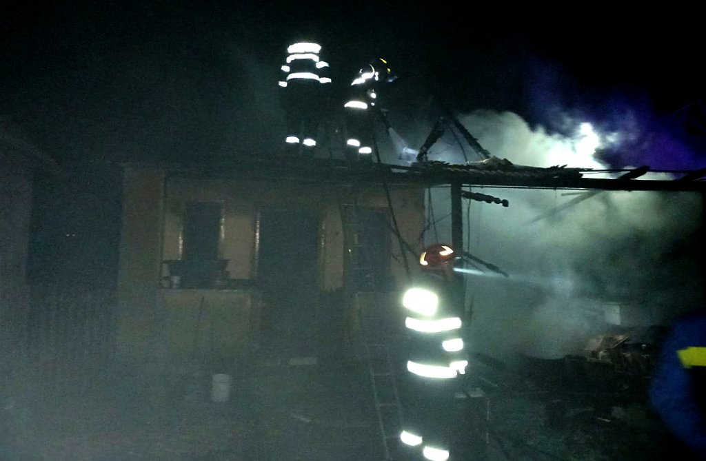 INCENDIU în localitatea Mănășturel din județul Cluj / Pompierii au scos 2 butelii