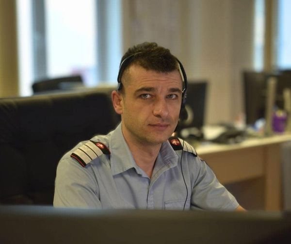 Eroul zilei! Cum a salvat un dispecer la ISU Cluj viața unui bebeluş care s-a înecat