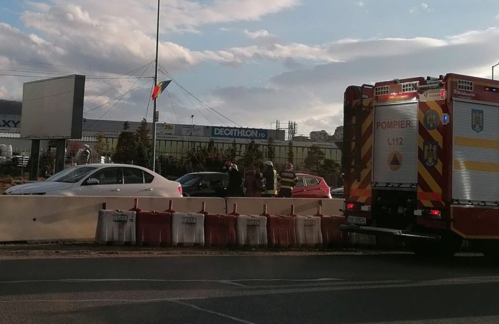 ACCIDENT rutier la ieșire din VIVO spre Cluj