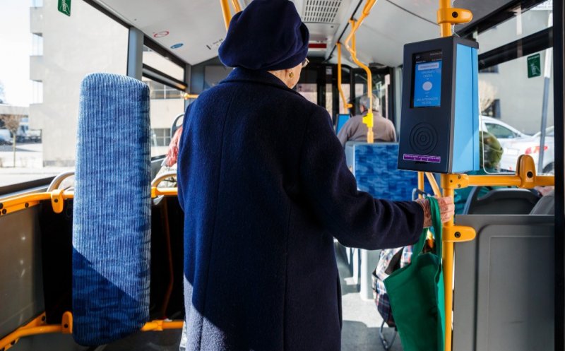 Ce pensionari beneficiază de abonamente gratuite la transportul în comun. Actele necesare