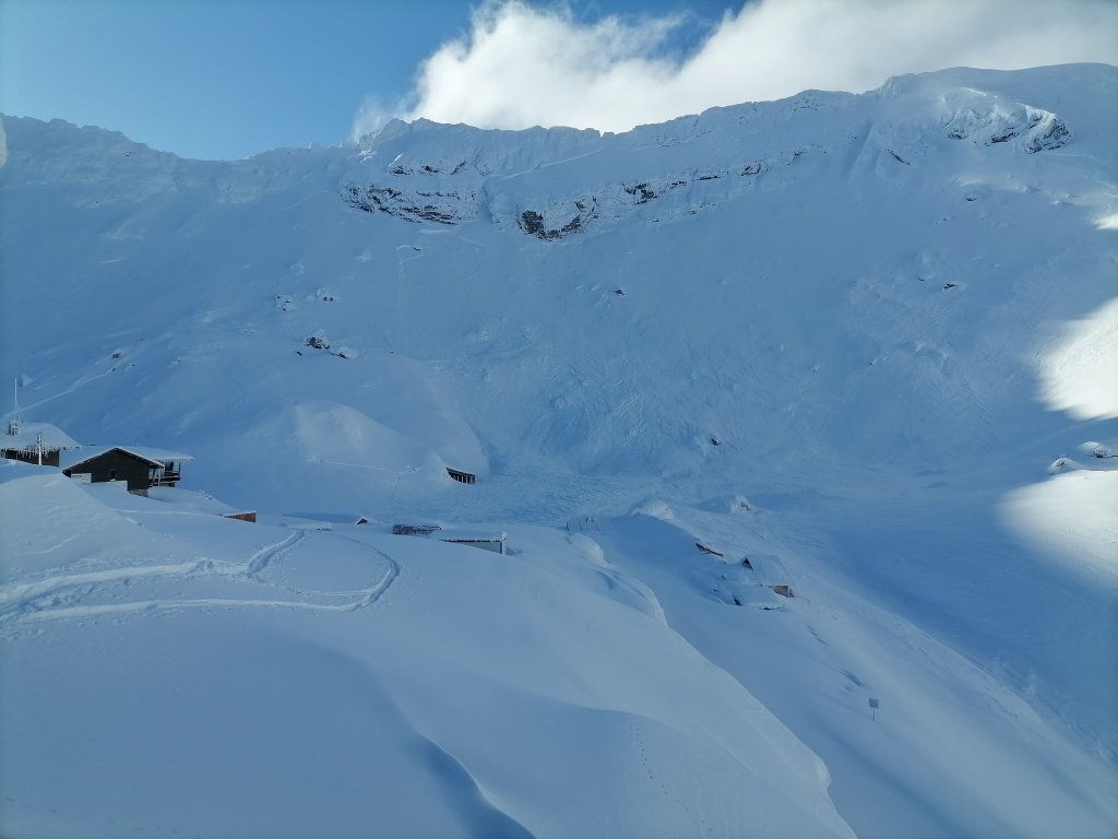 Avalanșă de mari dimensiuni la Bâlea Lac! Două corturi au fost îngropate în zăpadă