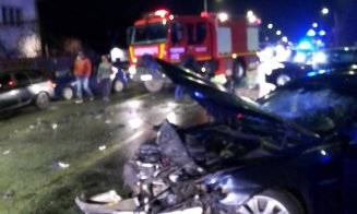 Accident în Florești: 2 mașini și 1 autobuz / 3 adulți și 1 copil primesc îngrijiri medicale