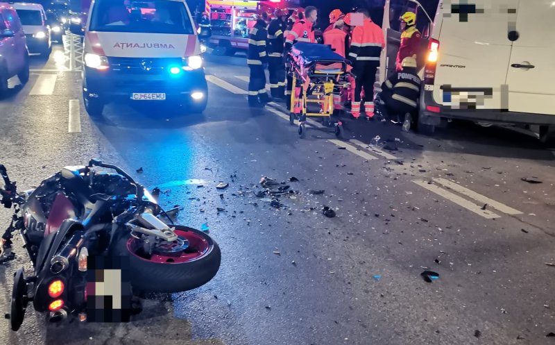 ACCIDENT în Cluj-Napoca, pe strada Traian Vuia: Motociclist sub autoutilitară / Trafic blocat spre aeroport