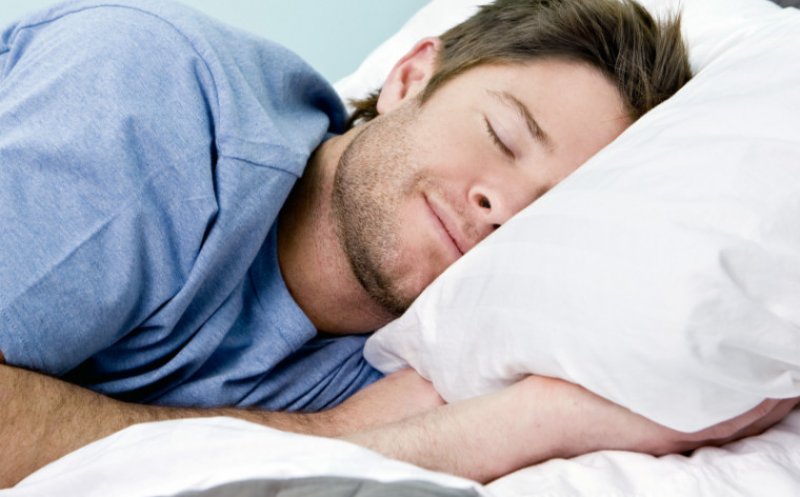 Alimentele care favorizează somnul. Ce să alegeţi şi ce să evitaţi pentru a dormi bine