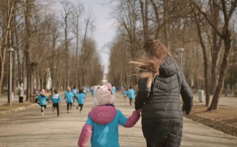 Cros caritabil la Cluj-Napoca - "Alerg pentru mama". Trasee la alegere: 2,5 km, 5 km sau 10 km, iar pentru copii de 500 m