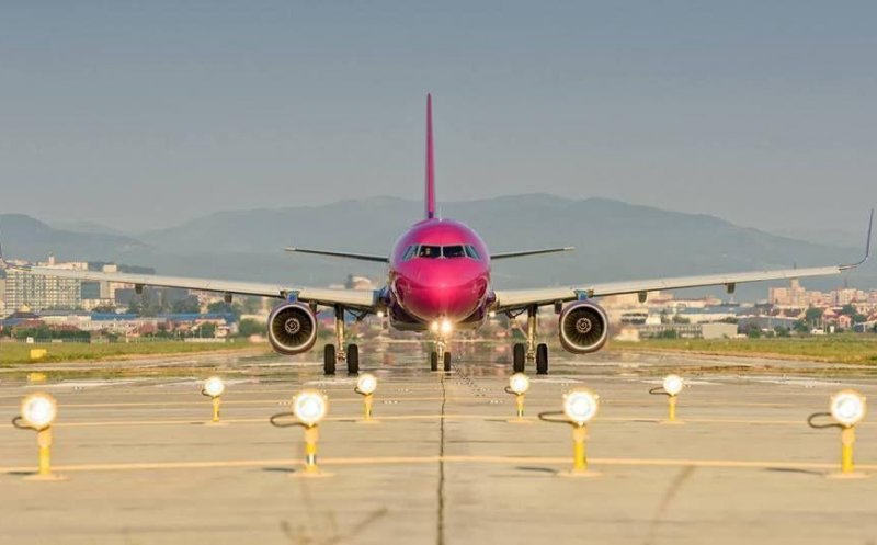 Poliția de Frontieră, detalii despre scandalul din avionul Wizz Air care a aterizat de urgență la Cluj: "A fost un conflict între trei pasageri beți. Unul a fost lovit în cap cu un telefon"