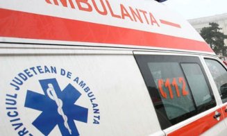 O șoferiță din Cluj a pierdut controlul volanului și a ajuns pe câmp. A fost transportată la spital