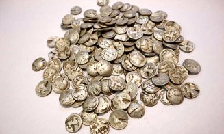 Peste 150 de monede din argint, vechi de 2.000 de ani, descoperite de vânătorii de comori