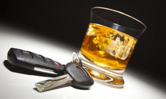 Cluj: După câteva pahare de alcool s-a urcat la volan și a intrat într-o mașină de pe contrasens