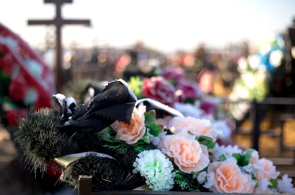 Fără coroane funerare la înmormântări în Cluj / Apel către comunitate