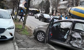 Ciocnire violentă între două mașini, în Gheorgheni
