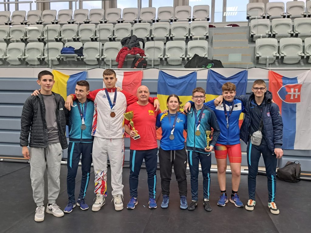 Luptătorii de la CSM Cluj-Napoca, pe podium la Budapesta: Aur, argint și bronz
