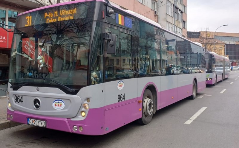 Mai multe autobuze pe o linie foarte circulată din Cluj-Napoca