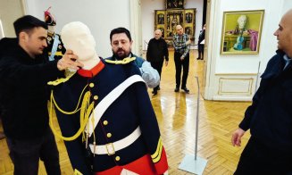 RECORD de vizitatori la Muzeul de Artă din Cluj-Napoca: Uniforme de onoare din anul 1850
