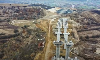 Autostrada Transilvania: De la "furnicarul" de noapte, la reducerea (aproape) totală a efectivelor UMB pe şantier