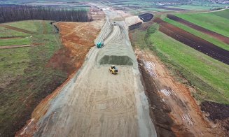 Autostrada Transilvania: De la "furnicarul" de noapte, la reducerea (aproape) totală a efectivelor UMB pe şantier