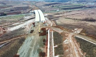 Autostrada Transilvania: De la "furnicarul" de noapte, la reducerea (aproape) totală a efectivelor UMB pe şantier