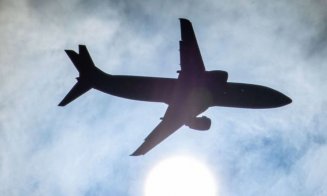 Intervenție de urgență în avion, deasupra Clujului! Un deputat PNL a fost resuscitat în timpul zborului de un fost ministru al Sănătății