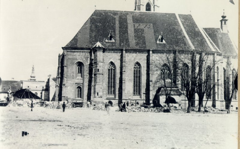 Centrul Clujului: anii 1892-1896. Demolarea clădirilor din jurul bisericii Sf Mihail