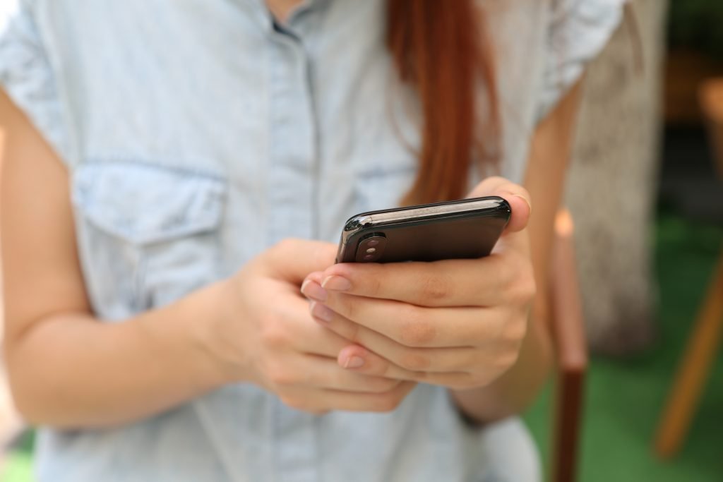 Cum funcționează "spoofing", noua metodă de înșelătorie care te lasă lefter rapid